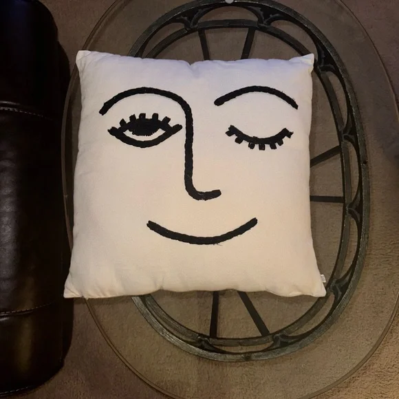 Winky face Urban Outfitters pillow - Picture 2 of 2